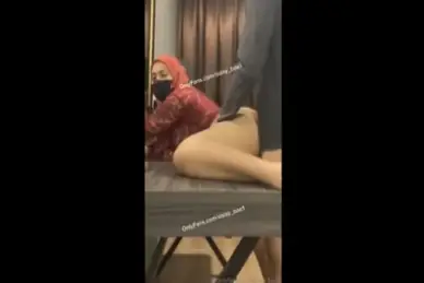 Bokep Hijab Ngewe Tante Kebaya Merah Sampe Memek Becek