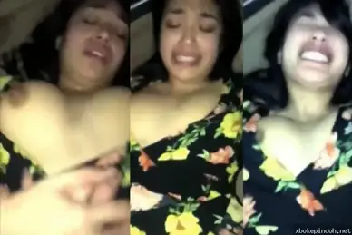 Cewek Menjerit Sakit Dientot Keras Dalam Mobil Sempit